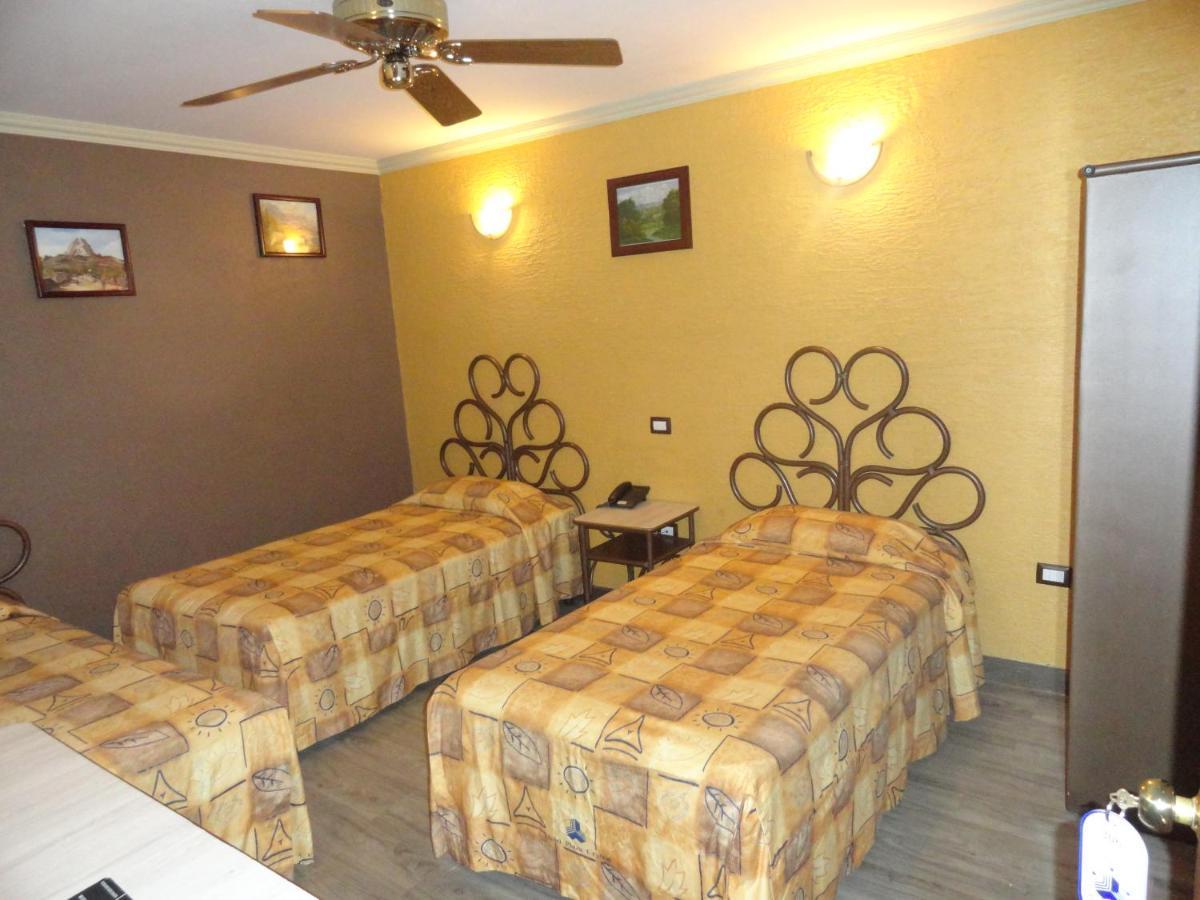 ג'אלאפה Hotel Plaza Crystal מראה חיצוני תמונה
