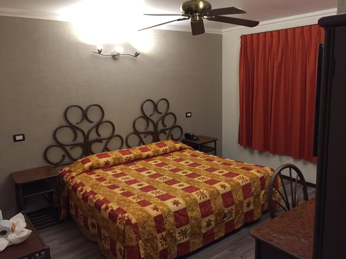 ג'אלאפה Hotel Plaza Crystal מראה חיצוני תמונה